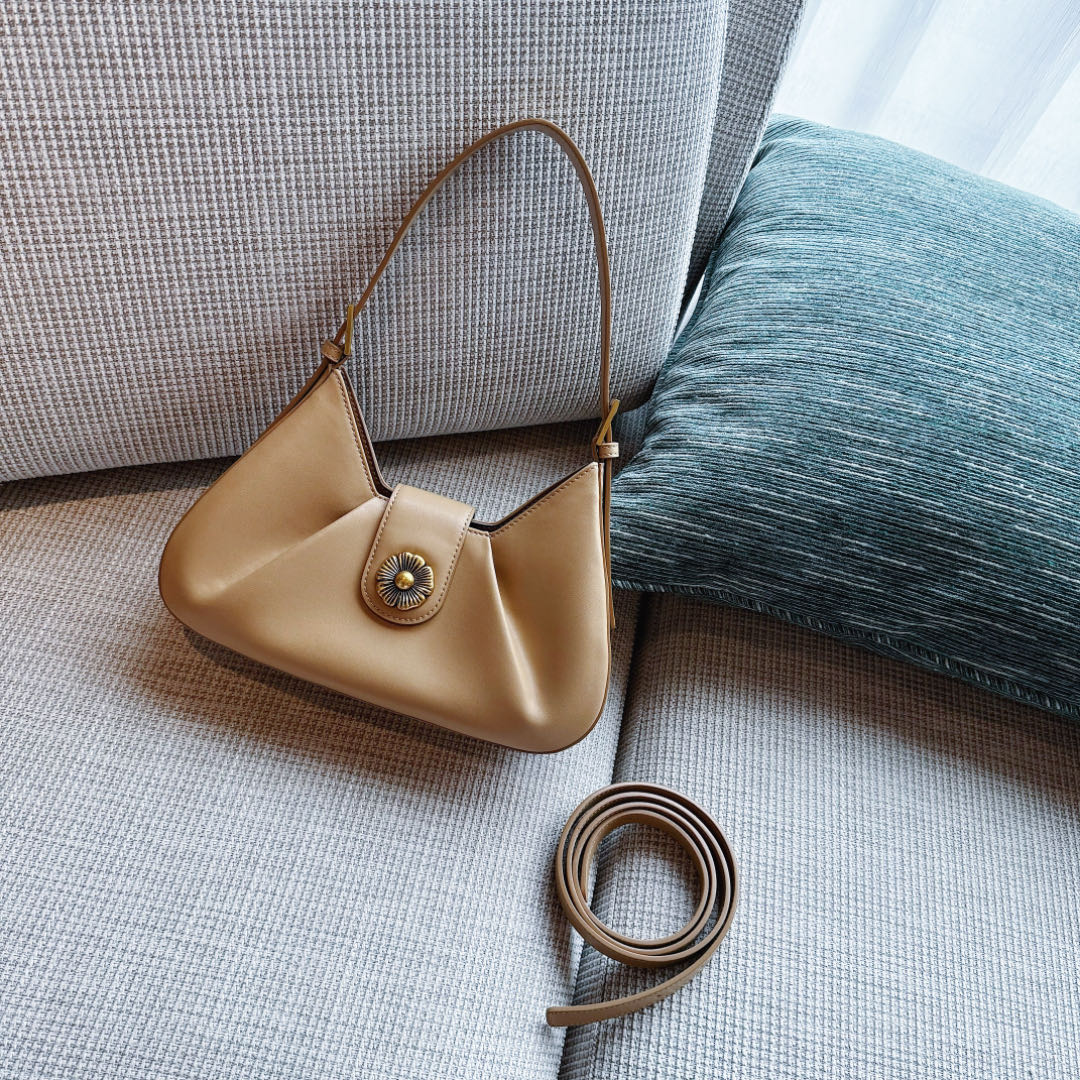 The "Aura Pleat Shoulder Bag"